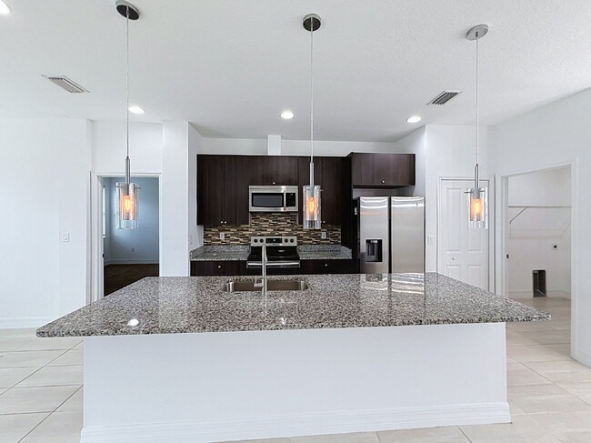 212 Grouper Ct