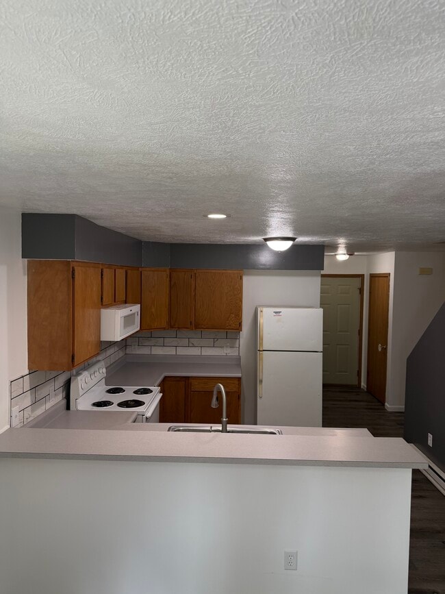 Kitchen - 938 Woodville Rd Unit 2
