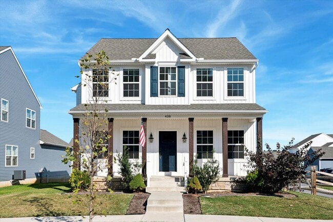 Building Photo - Available Immediately – 4 Bedroom, 2.5 Bat... Rental
