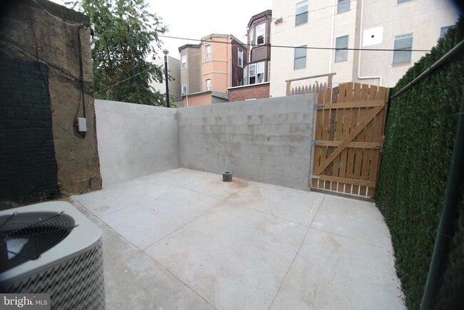 Photo - 1852 Willington St