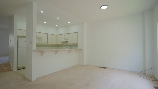 Photo - 238-238 Galloway Rd