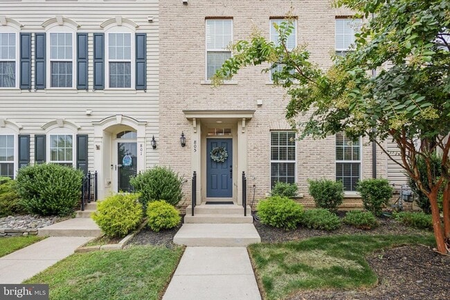 Photo - 805 Basswood Dr