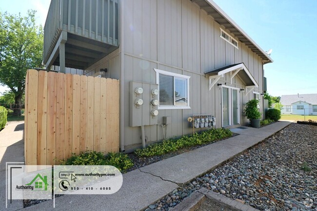 Building Photo - 2230 Howard St Unit 2230 Howard St. 3 Rental