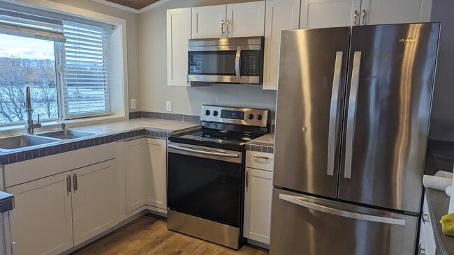 Photo - 1410 Western Dr Unit B