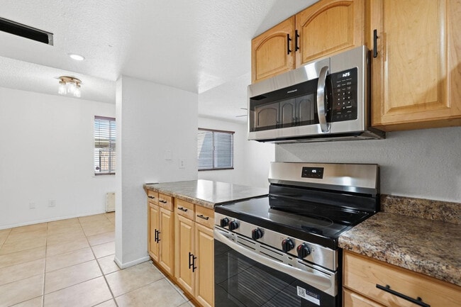 Photo - 1017 E Redfield Rd