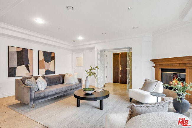 Building Photo - 871 Granville Ave Unit 301