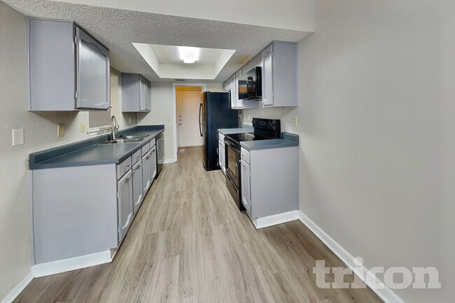 Photo - 7527 Ledgebrook Dr