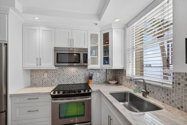 Building Photo - 100 Paradise Harbour Blvd Unit 204 Rental