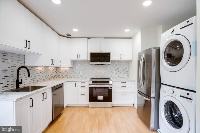 Building Photo - 1709 Westwind Way