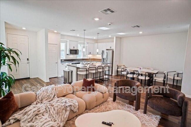 Photo - 27605 Sawtooth Ln