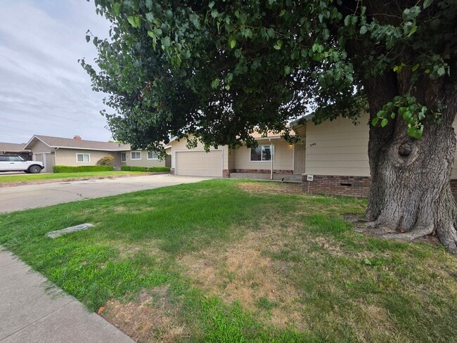 Photo - 3 bedroom single story in Turlock!