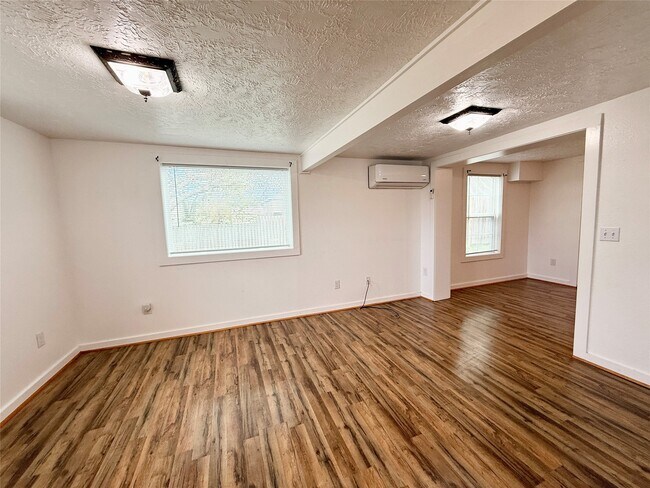 Photo - 232 S Tesch St Unidad 234