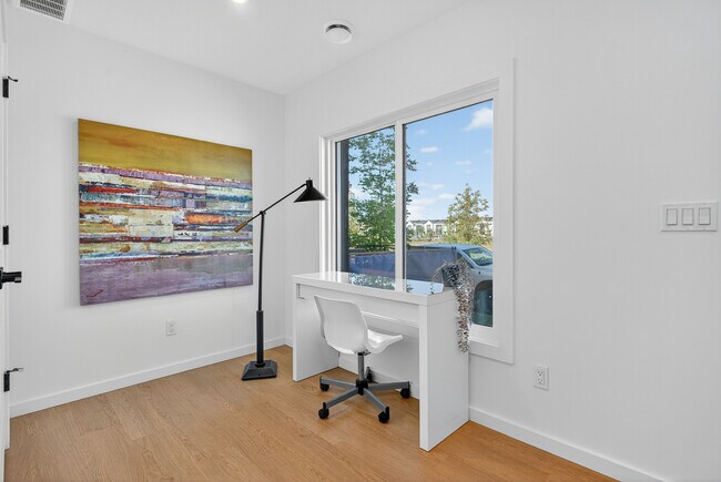 Photo - 7035 Fane Rd NW