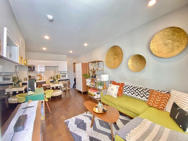 Photo - 2010 Walnut St