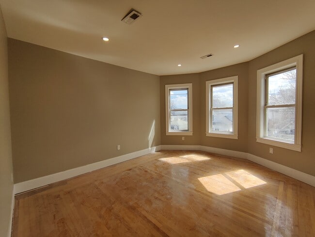 Photo - 29 Cameron Ave Unidad 3