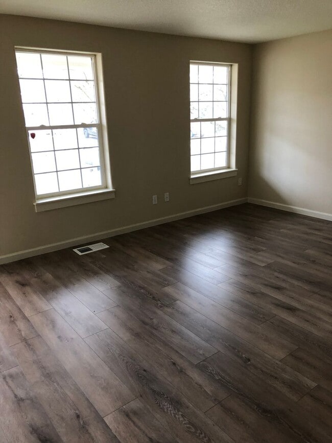 Photo - 3 Bedroom 2.5 bath house in Newberg