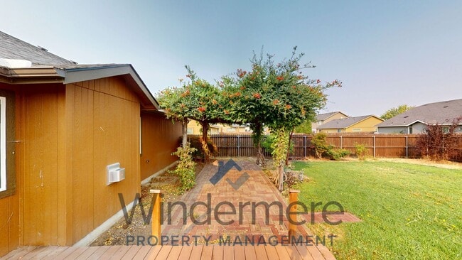 Photo - 230 Chapra St