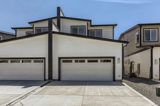 5315 E 63rd Pl