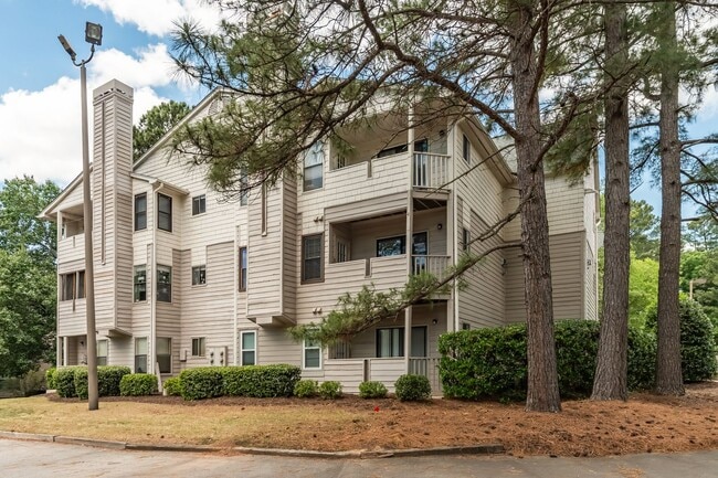 Building Photo - Nice 1 bedroom 2nd floor condo in SW Durham!