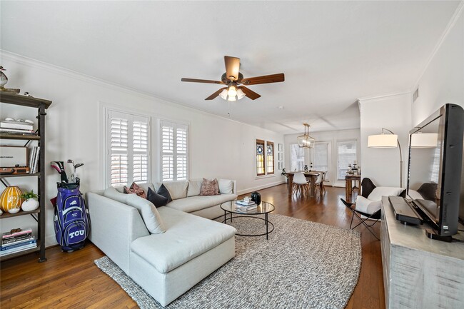 Photo - 2324 Goldsmith St