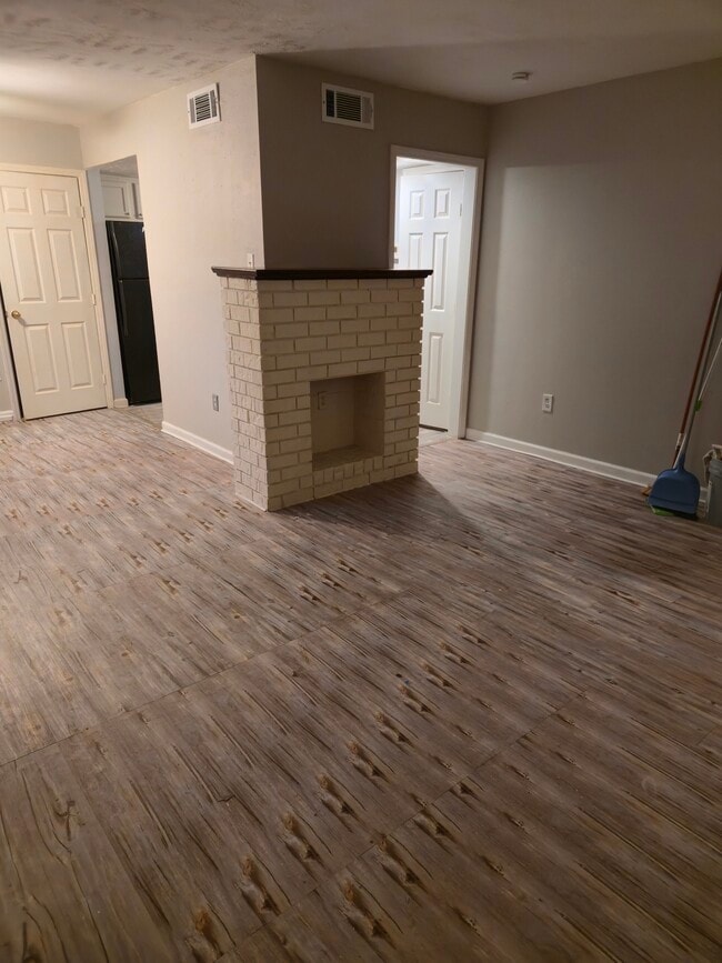 Photo - 3708-3714 Stefano Street