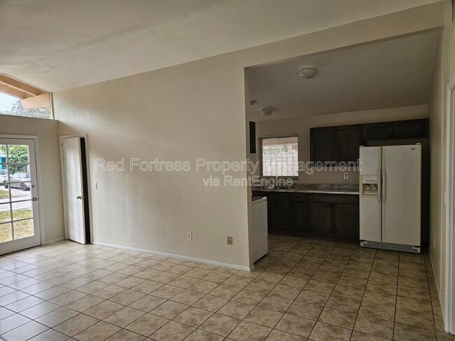 Photo - 1635 Newport Ct