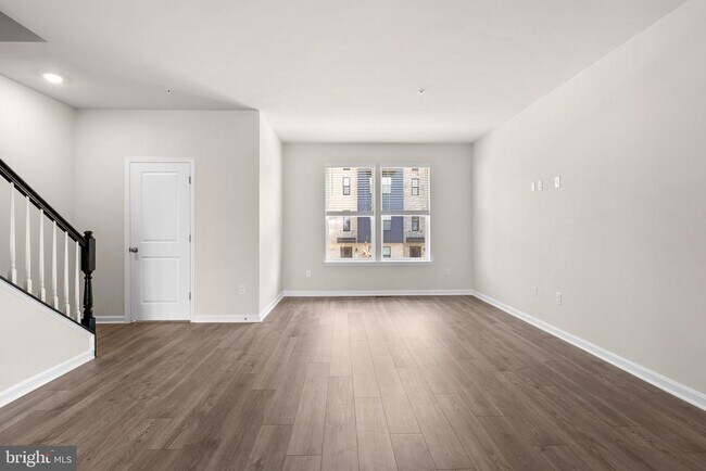 Photo - 425 Carroll Walk Ave