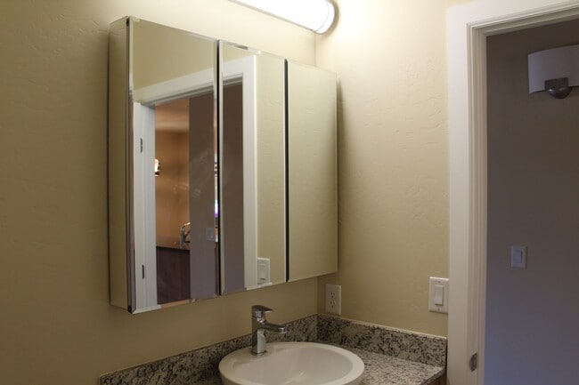 Photo - Newer 2 bed / 2 bath Bison Cove Condo Unidad A6