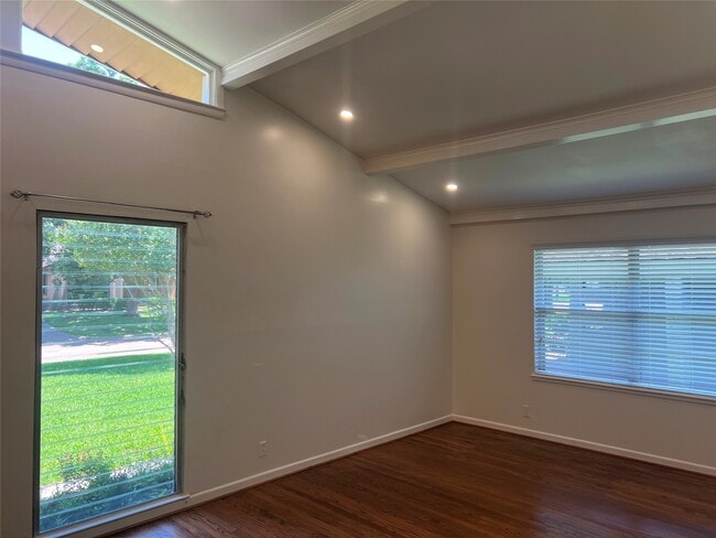 Photo - 2911 Linkwood Dr
