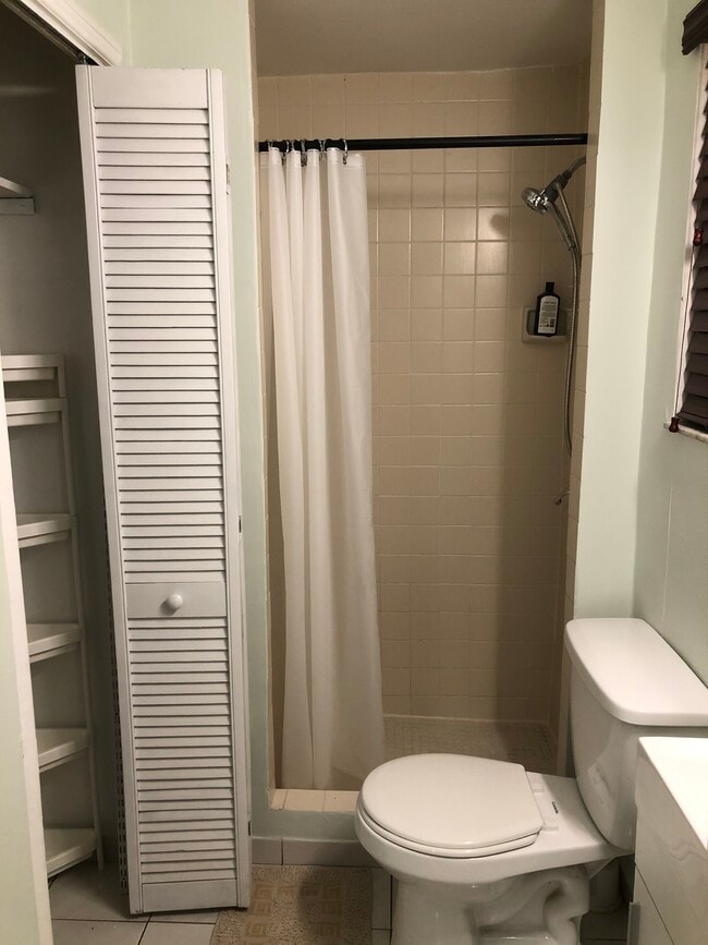 Photo - 1736 SW 12th St Unit 3