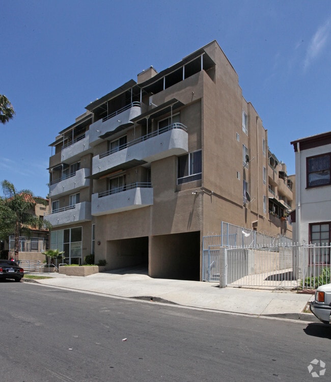Building Photo - 1616 N. Serrano Ave Rental