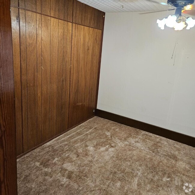 Building Photo - 5828 NW Dearborn Ave Rental