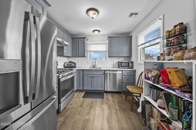 Photo - 816 King Georges Rd