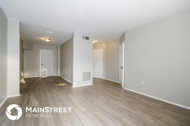 Photo - 6813 N Clearview Ave