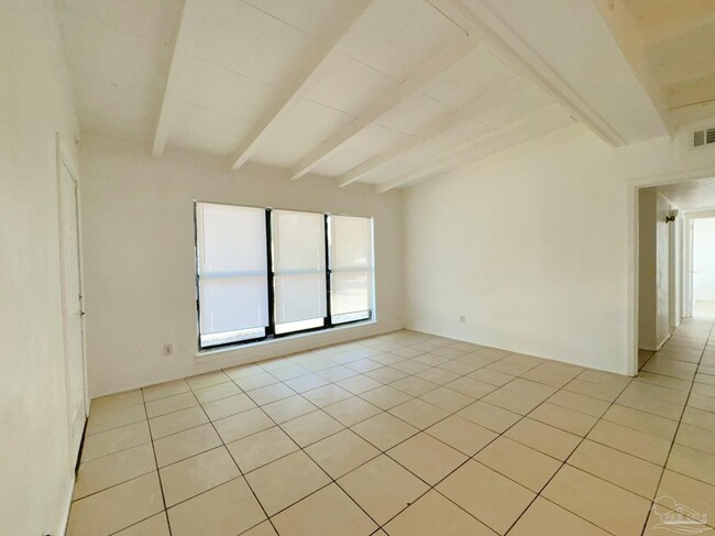 Photo - 208 Aquamarine Ave