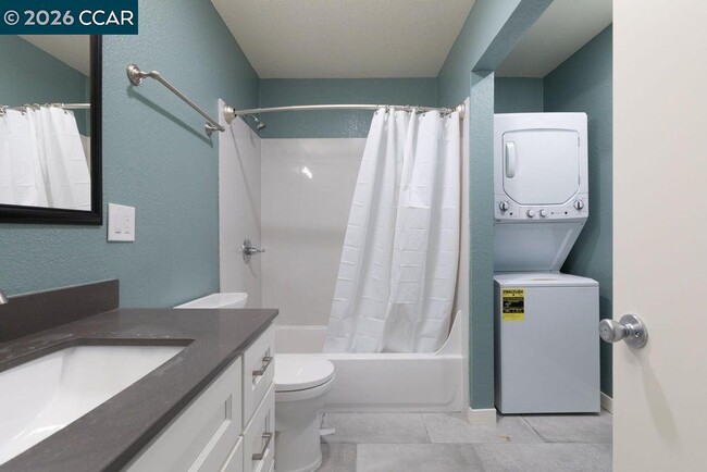 Photo - 4800 Bayview Ave Unidad APT B