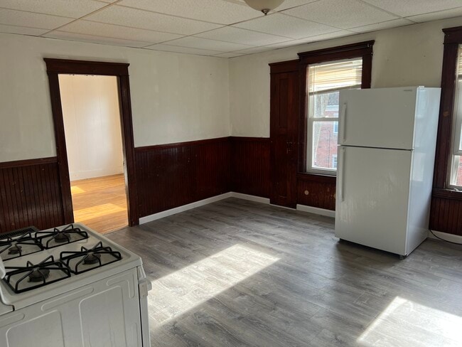 Photo - 61 Vernon St Unit 3rd Floor