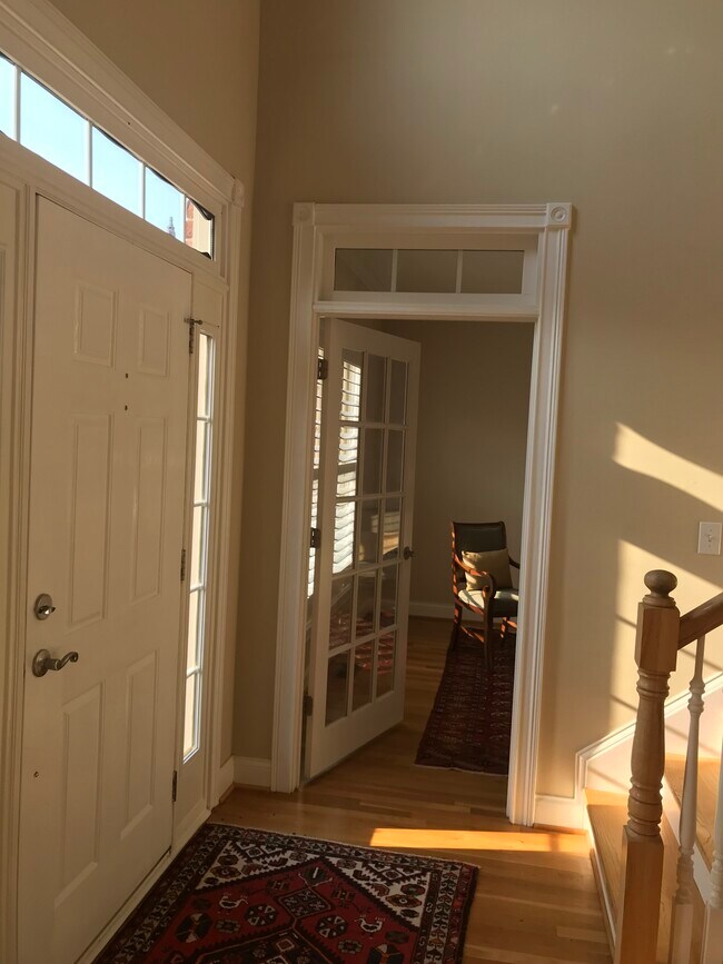 Photo - 111 Galway Lake S