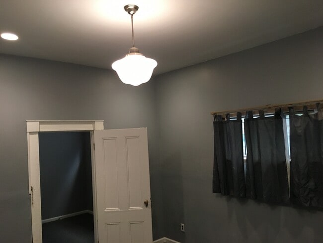 Photo - 514 W 38th St