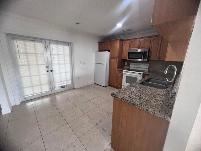 Photo - 1501 Meridian Rd