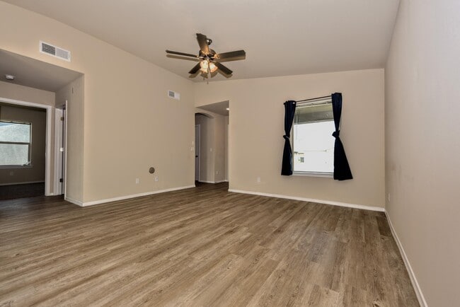 Photo - 909 Villa Seca Dr