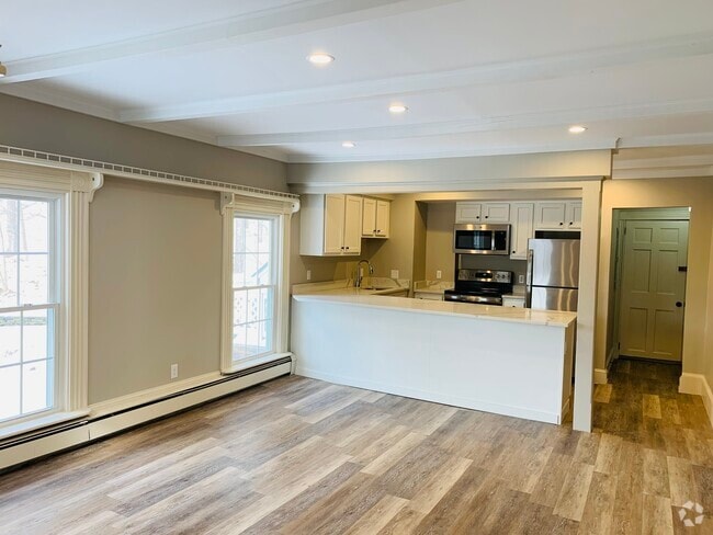 Building Photo - 2015 Quechee Main St Unit 2 Rental