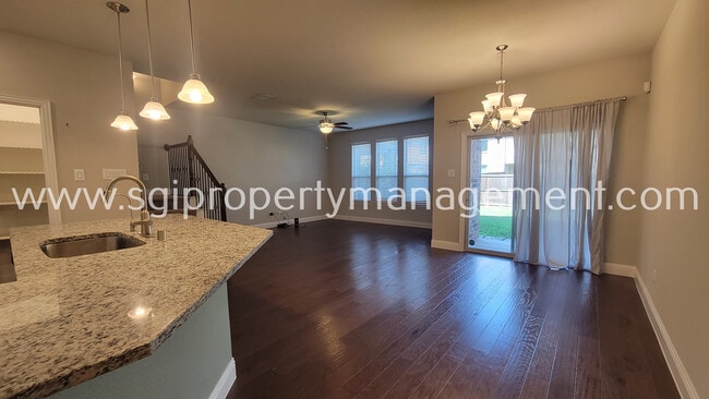 Photo - 709 Lowveld Dr
