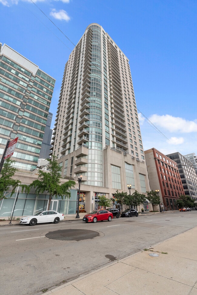 Building Photo - 125 S Jefferson St Unit 1207 Rental