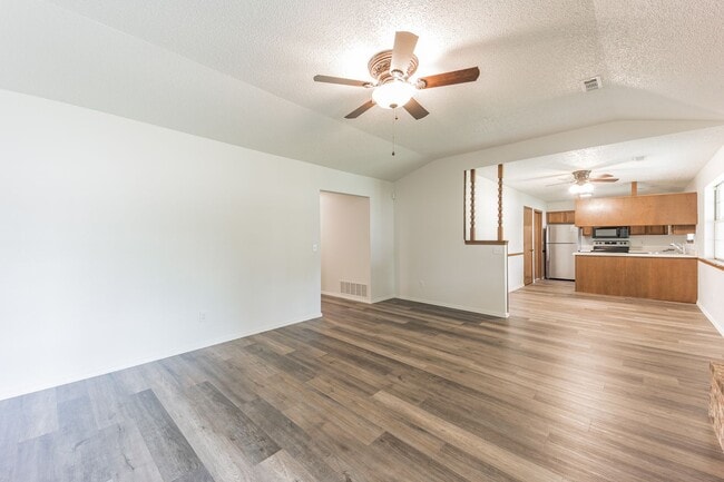 Photo - 3/ 2  Home for Rent!