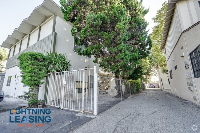 Building Photo - 3737 Inglewood-11D Unit 11D Rental