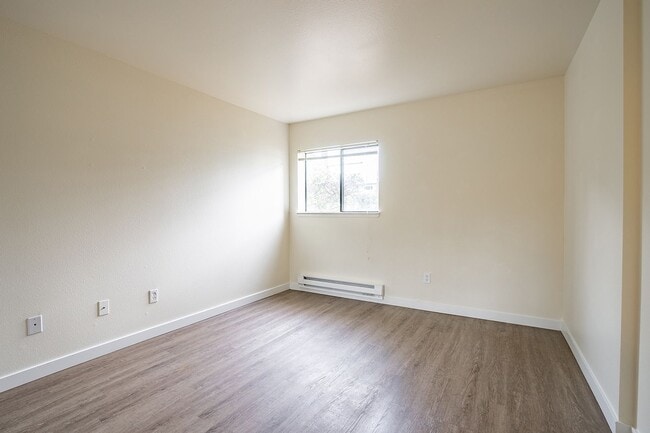 Photo - Elliott Place Apartments