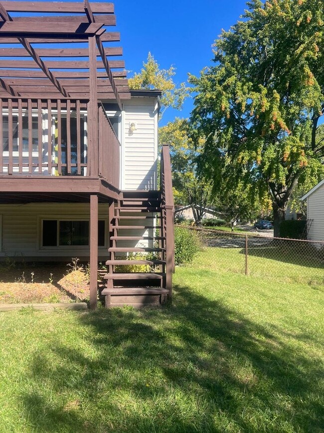 Photo - 325 Rockhurst Rd