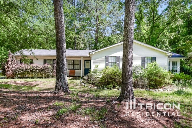Building Photo - 560 Windsor Dr SE Rental
