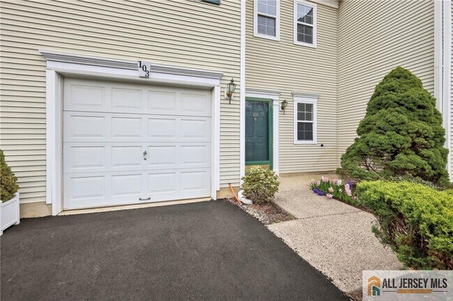 Photo - 103 Berkshire Dr